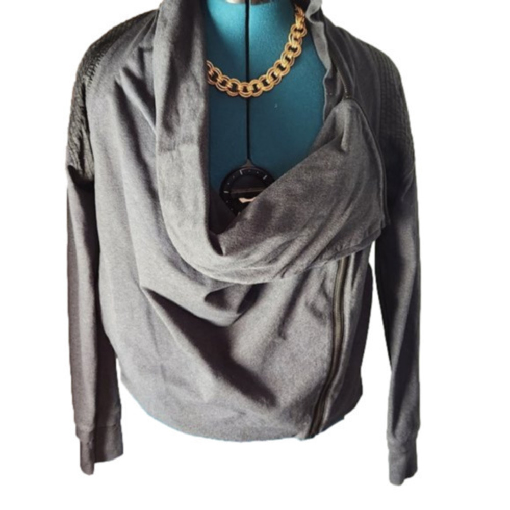 263. Lululemon Women's Gray Sway Jacket Asymmetric Zip Cropped Wrap Cowl Neck 8
